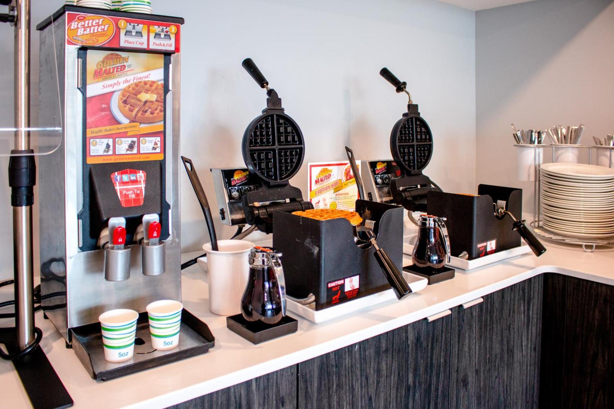 Comfort Suites Kingston Central المظهر الخارجي الصورة