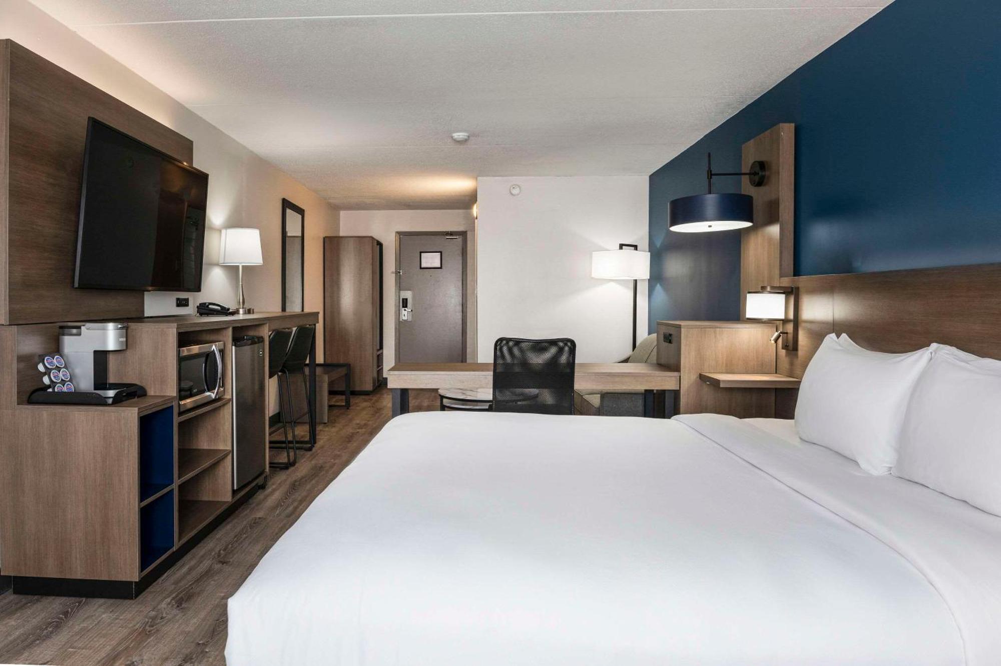 Comfort Suites Kingston Central المظهر الخارجي الصورة
