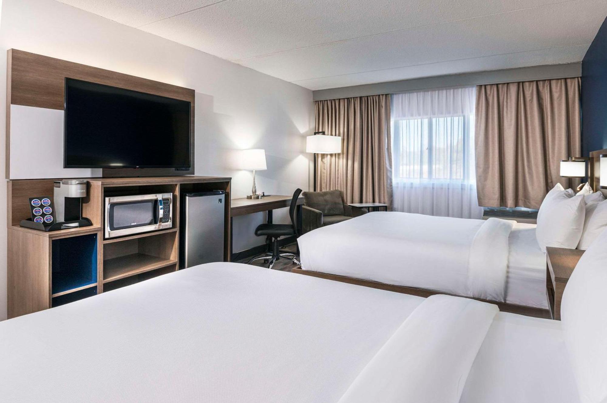 Comfort Suites Kingston Central المظهر الخارجي الصورة