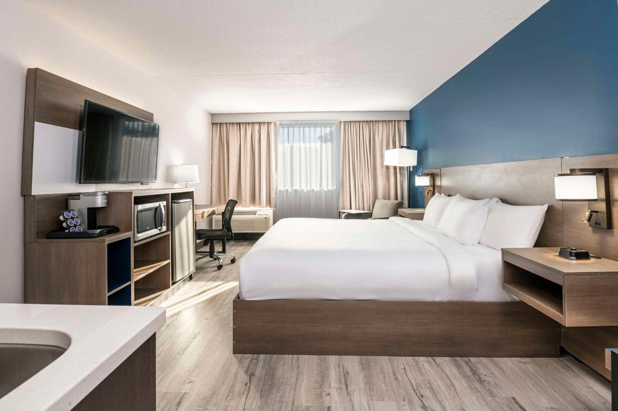 Comfort Suites Kingston Central المظهر الخارجي الصورة