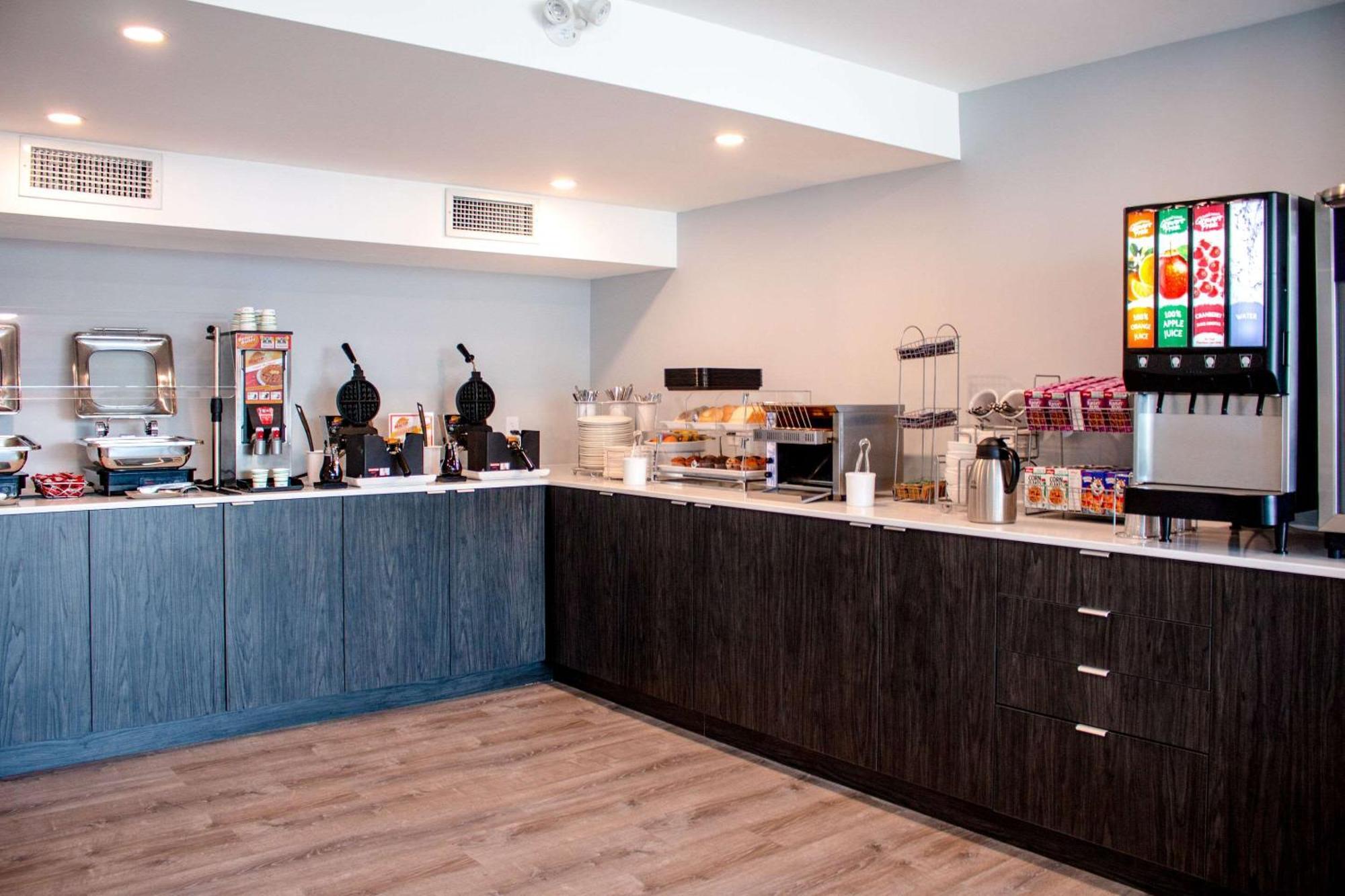 Comfort Suites Kingston Central المظهر الخارجي الصورة