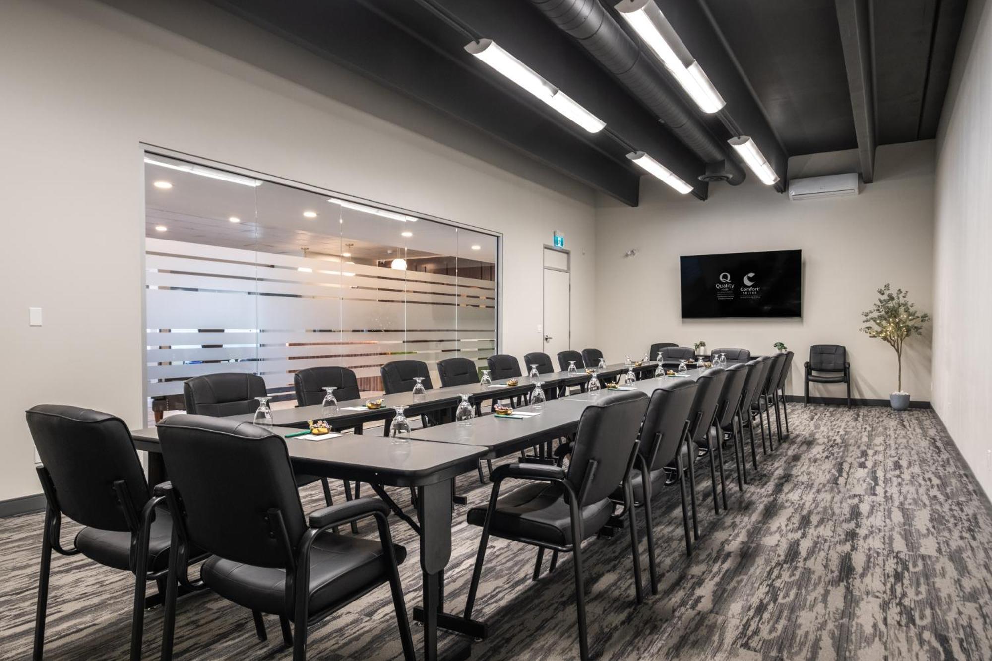 Comfort Suites Kingston Central المظهر الخارجي الصورة