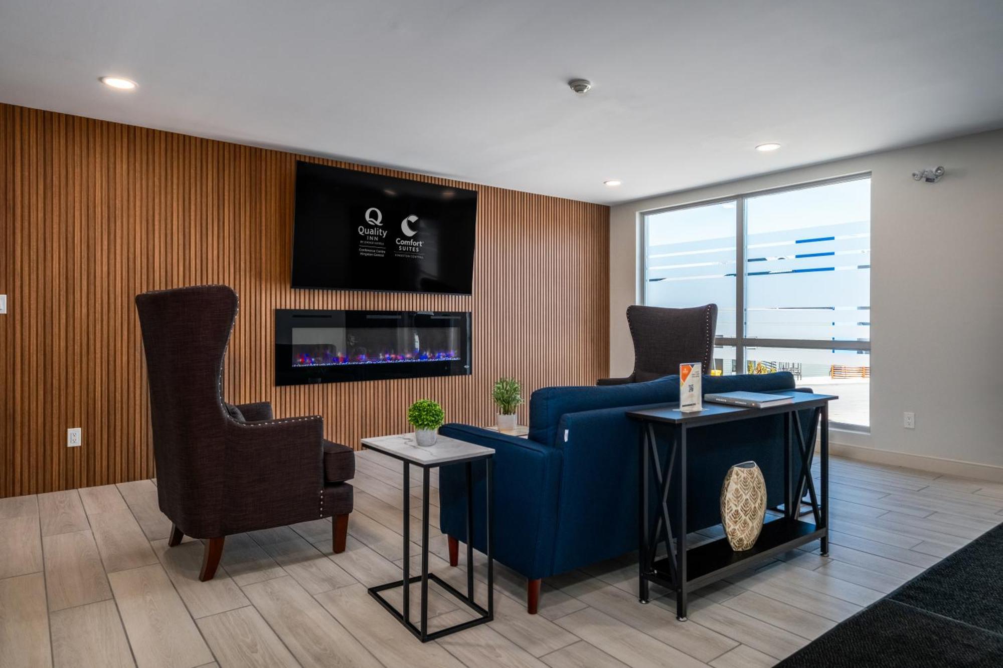 Comfort Suites Kingston Central المظهر الخارجي الصورة