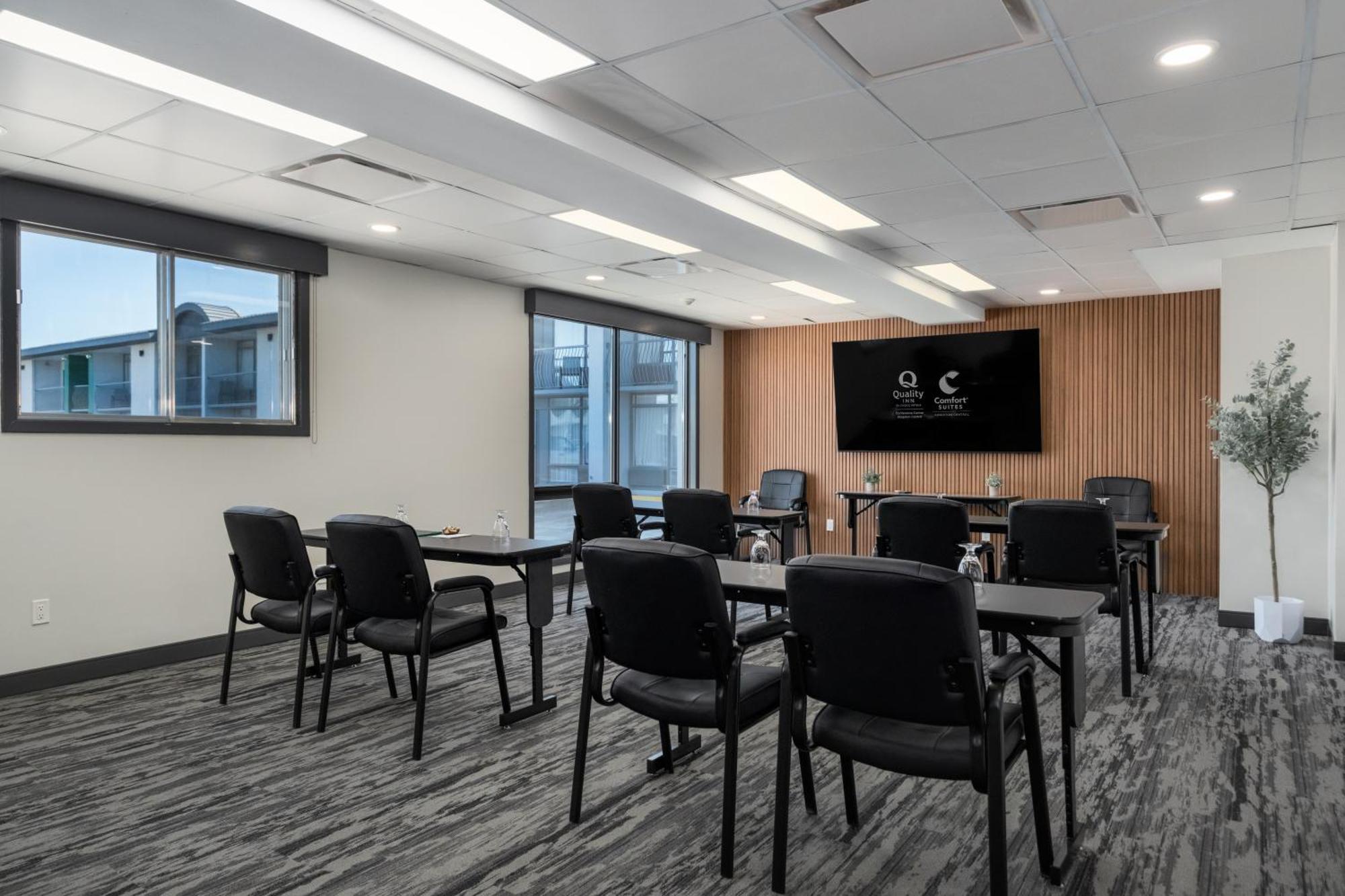 Comfort Suites Kingston Central المظهر الخارجي الصورة